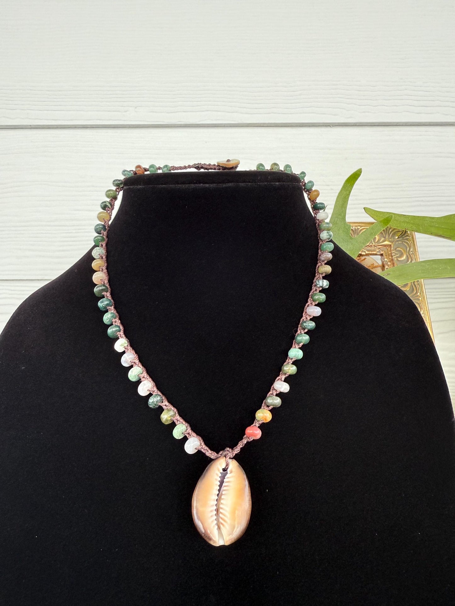 17β Indian agate handmade necklace/ serpent head cowrie