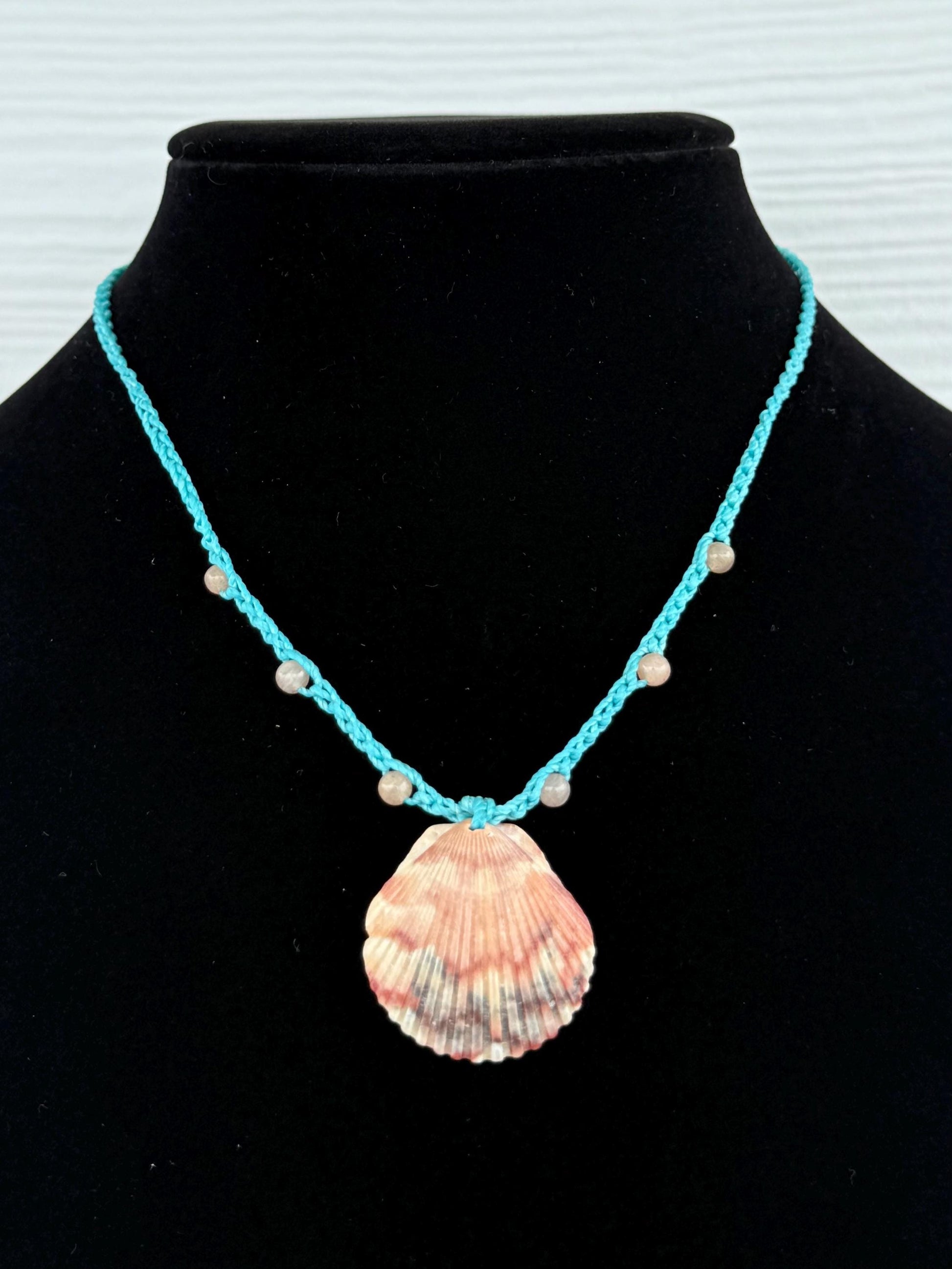 18” calico scallop handmade necklace