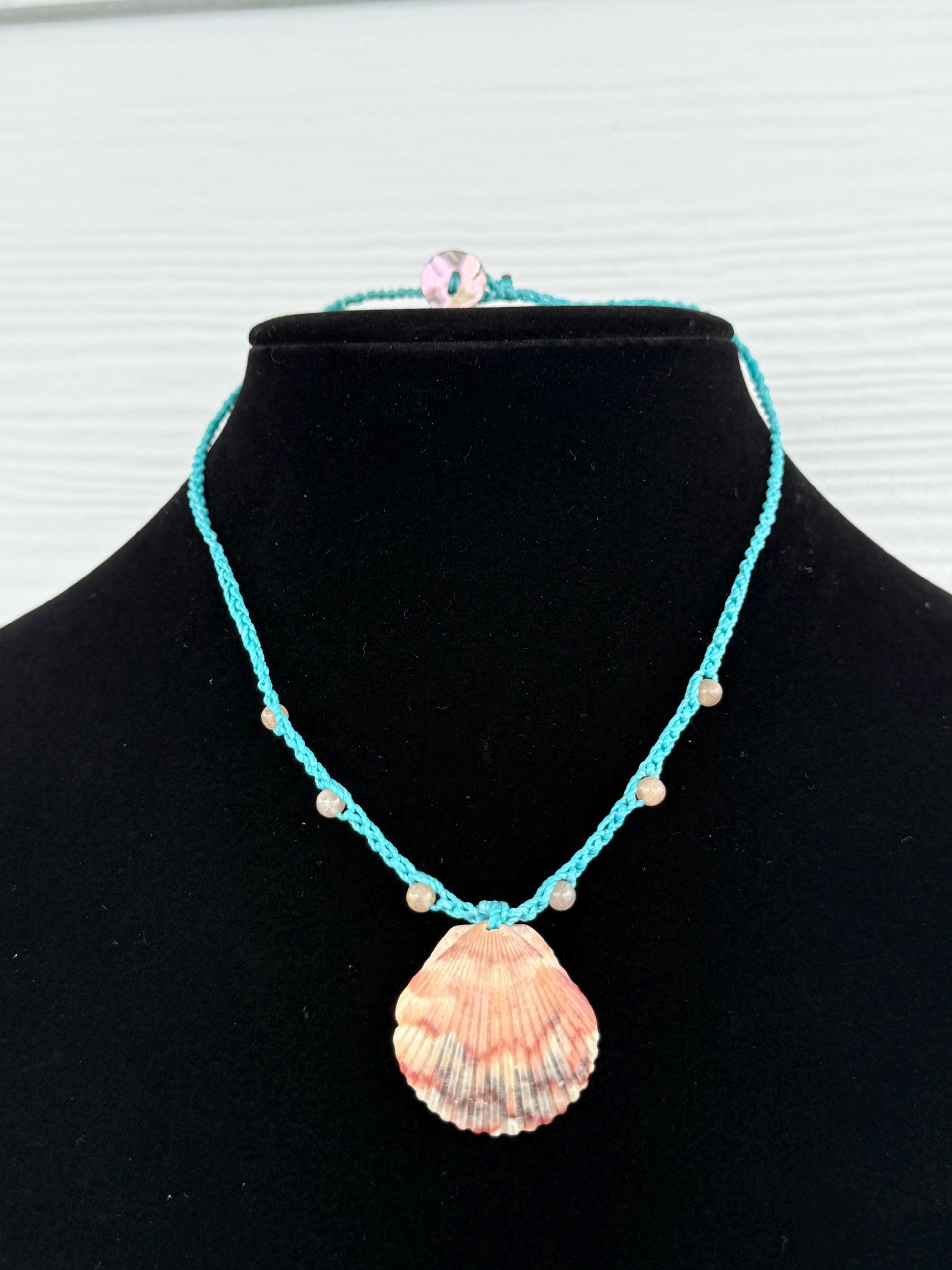 18” calico scallop handmade necklace