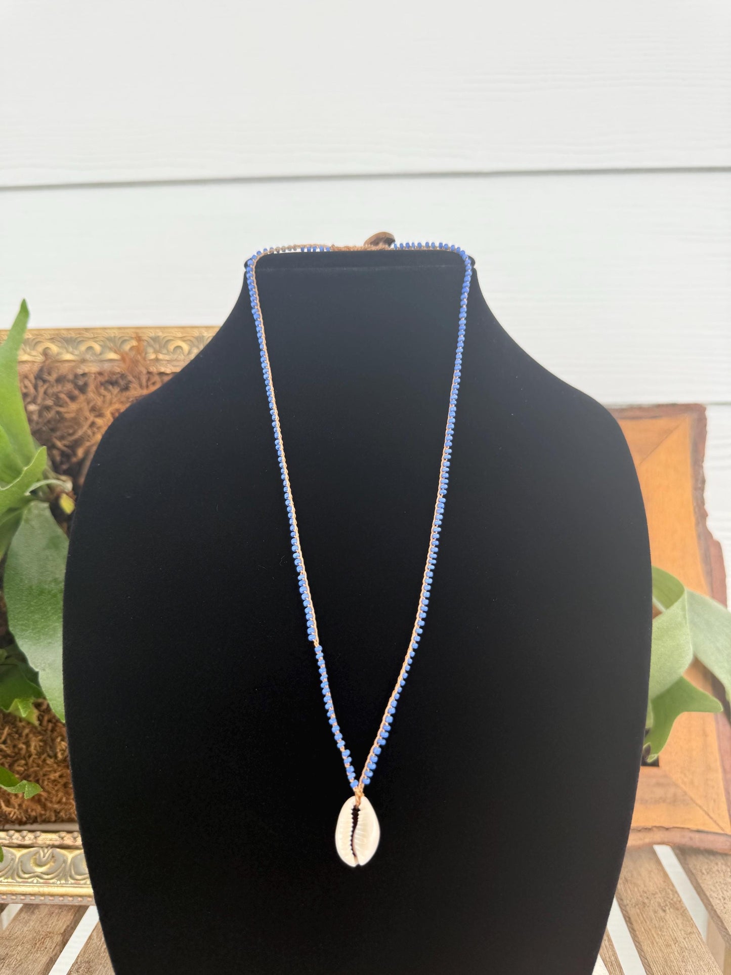 18” petite periwinkle crochet necklace w/ cowrie shell