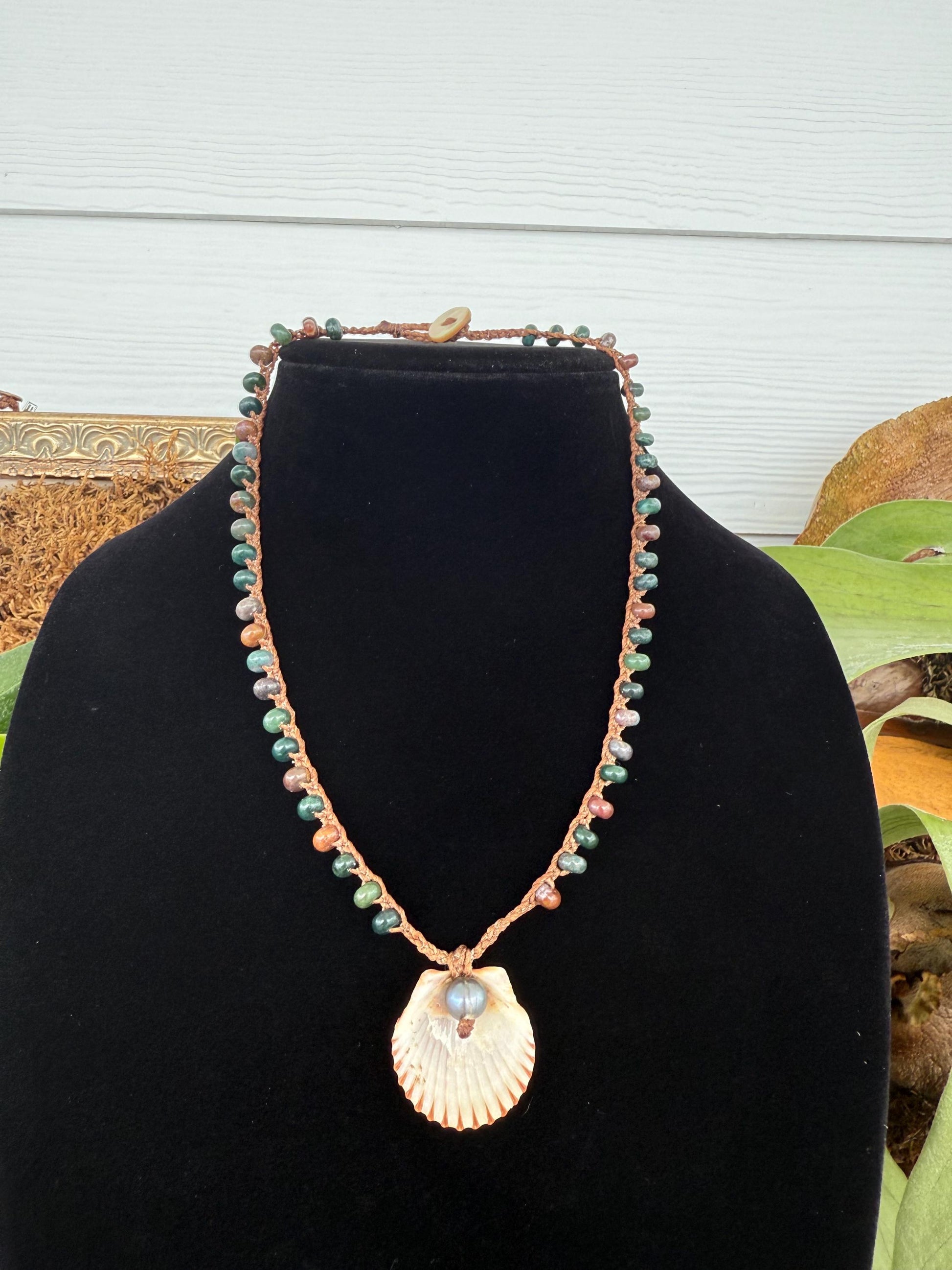 18” Indian agate handmade necklace/ Atlantic calico scallop & pearl
