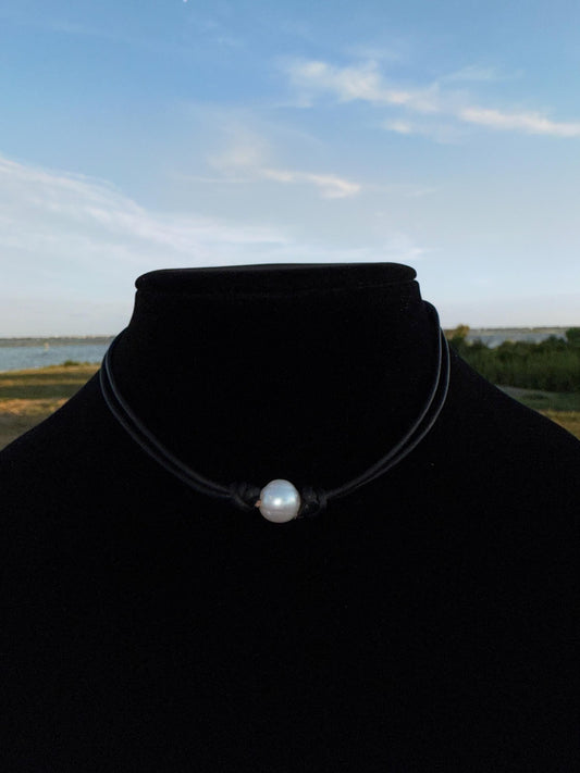 adjustable pearl and leather necklace