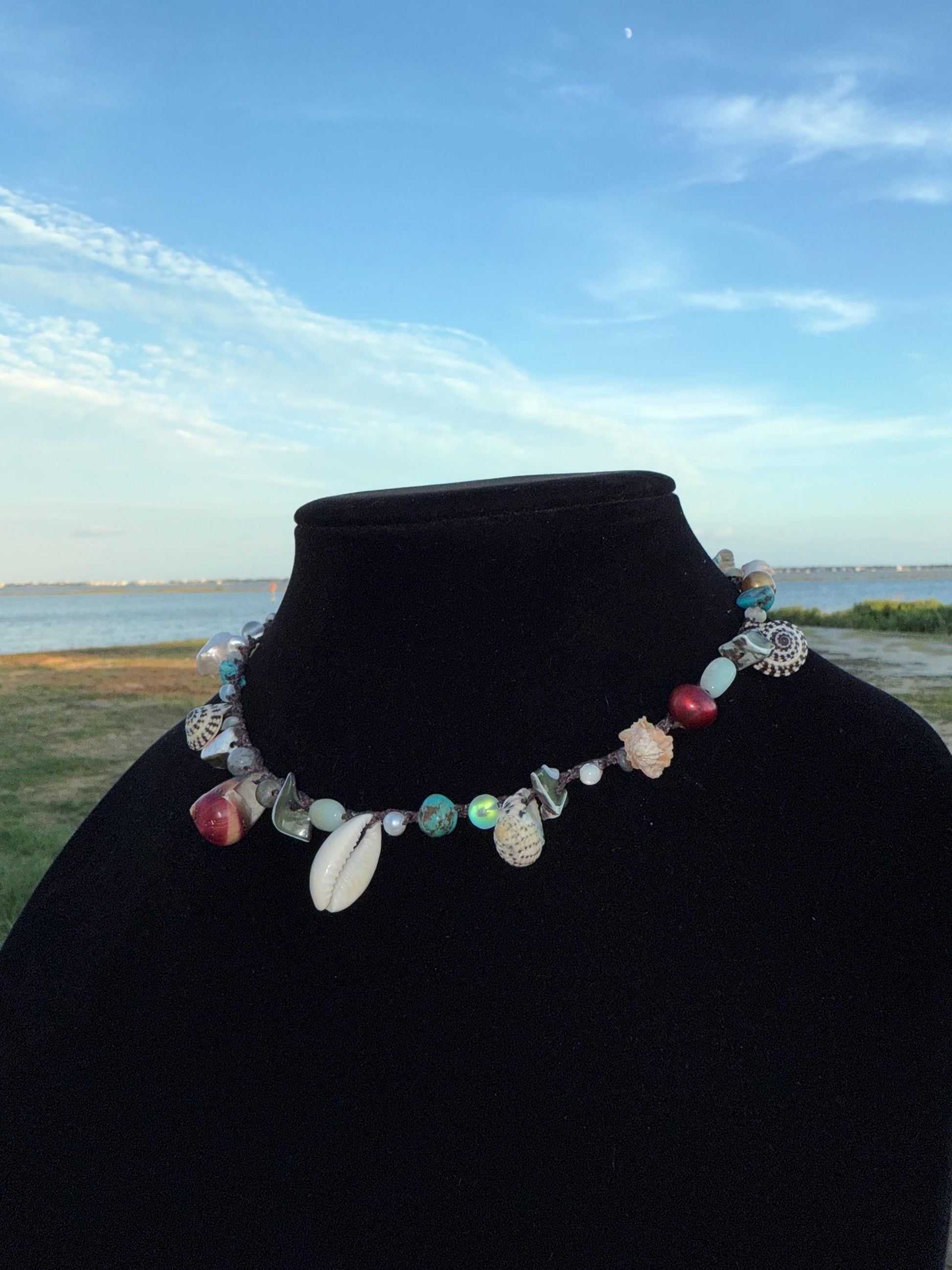 16” Chunky seashell choker necklace