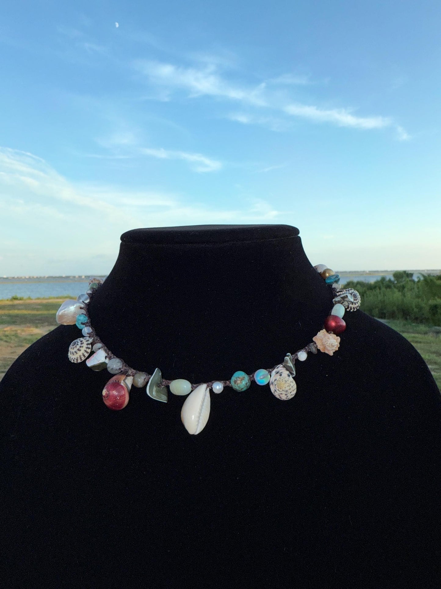 16” Chunky seashell choker necklace