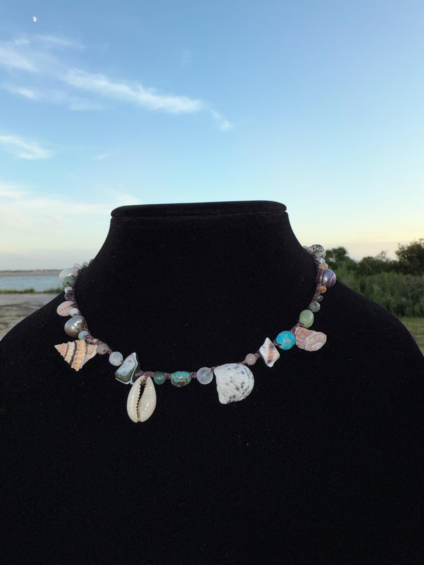 16” Chunky seashell choker necklace