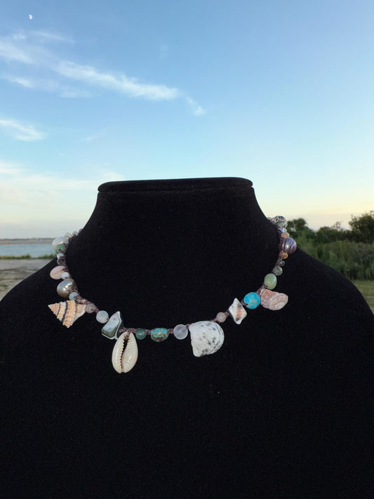 16” Chunky seashell choker necklace