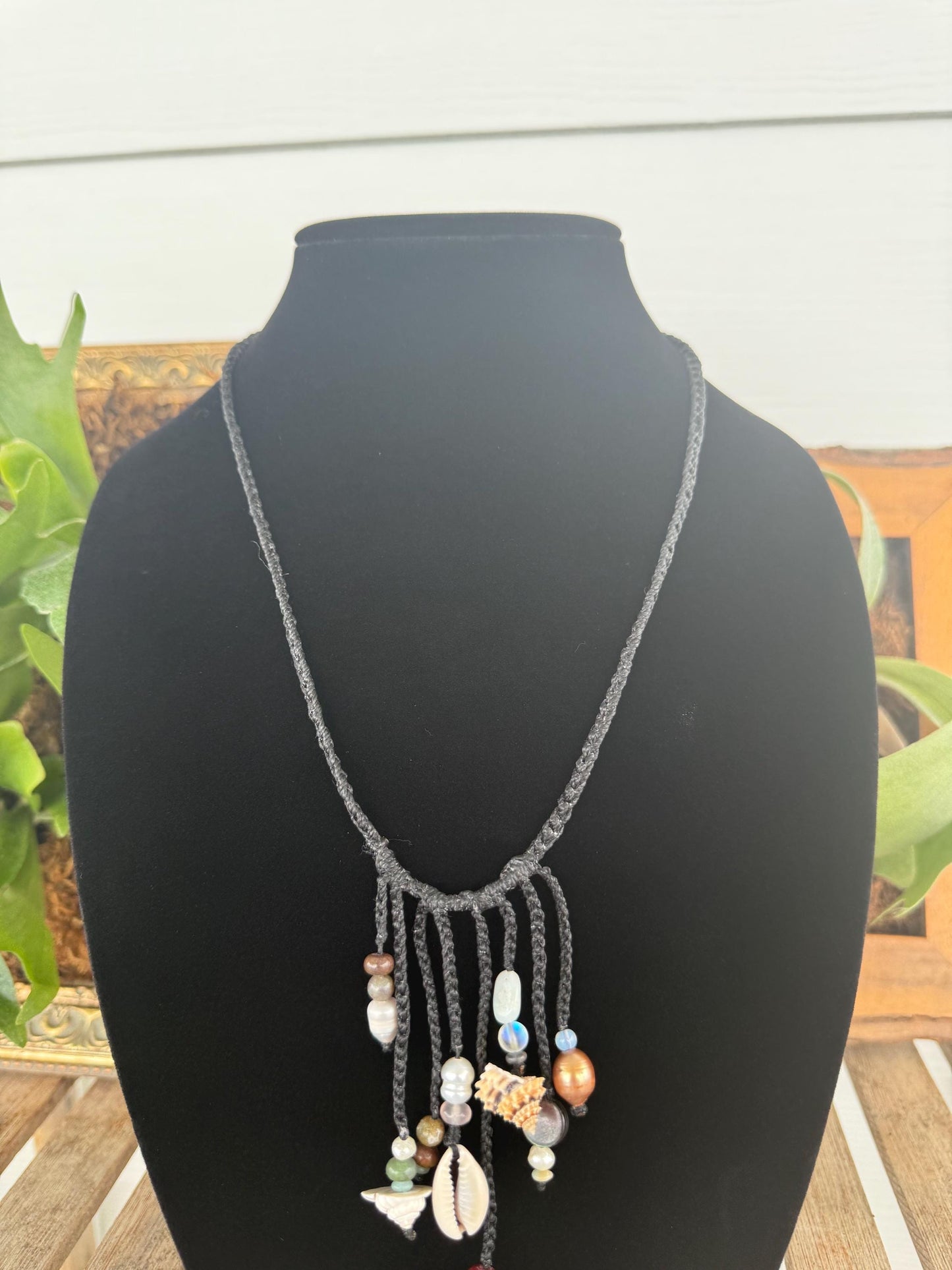 22” Charmy seashell/pearl necklace