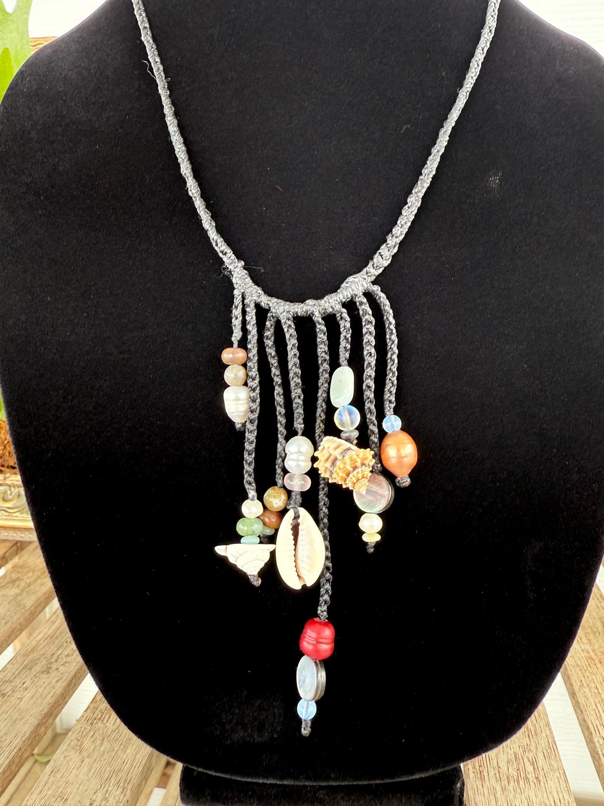 22” Charmy seashell/pearl necklace