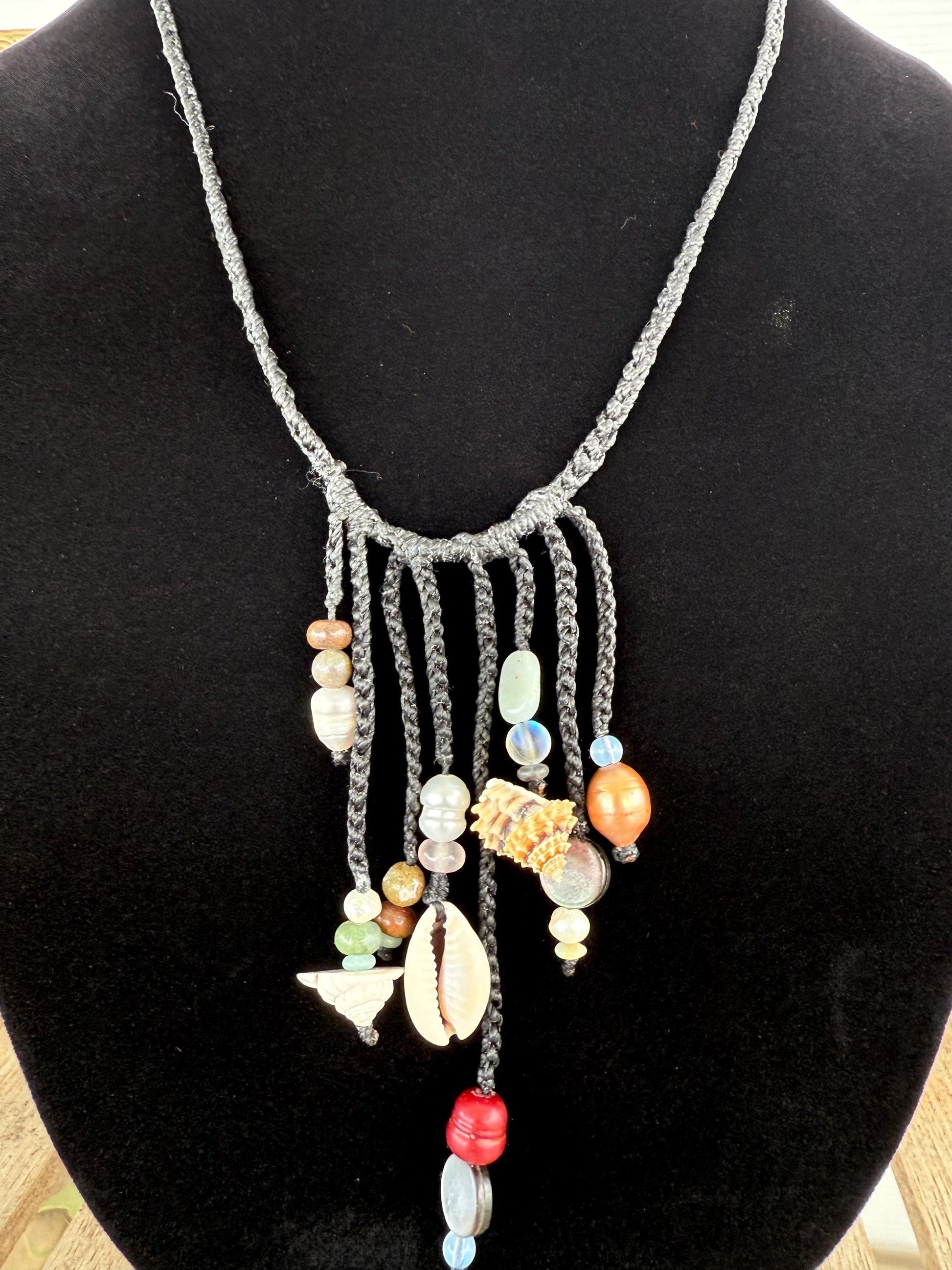 22” Charmy seashell/pearl necklace