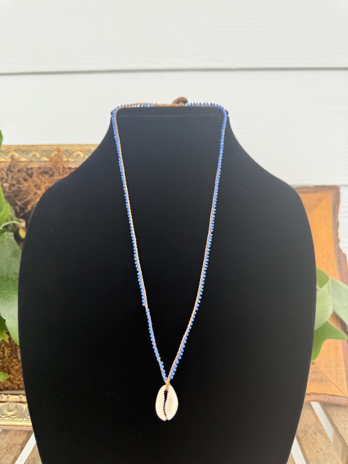 18” petite periwinkle crochet necklace w/ cowrie shell