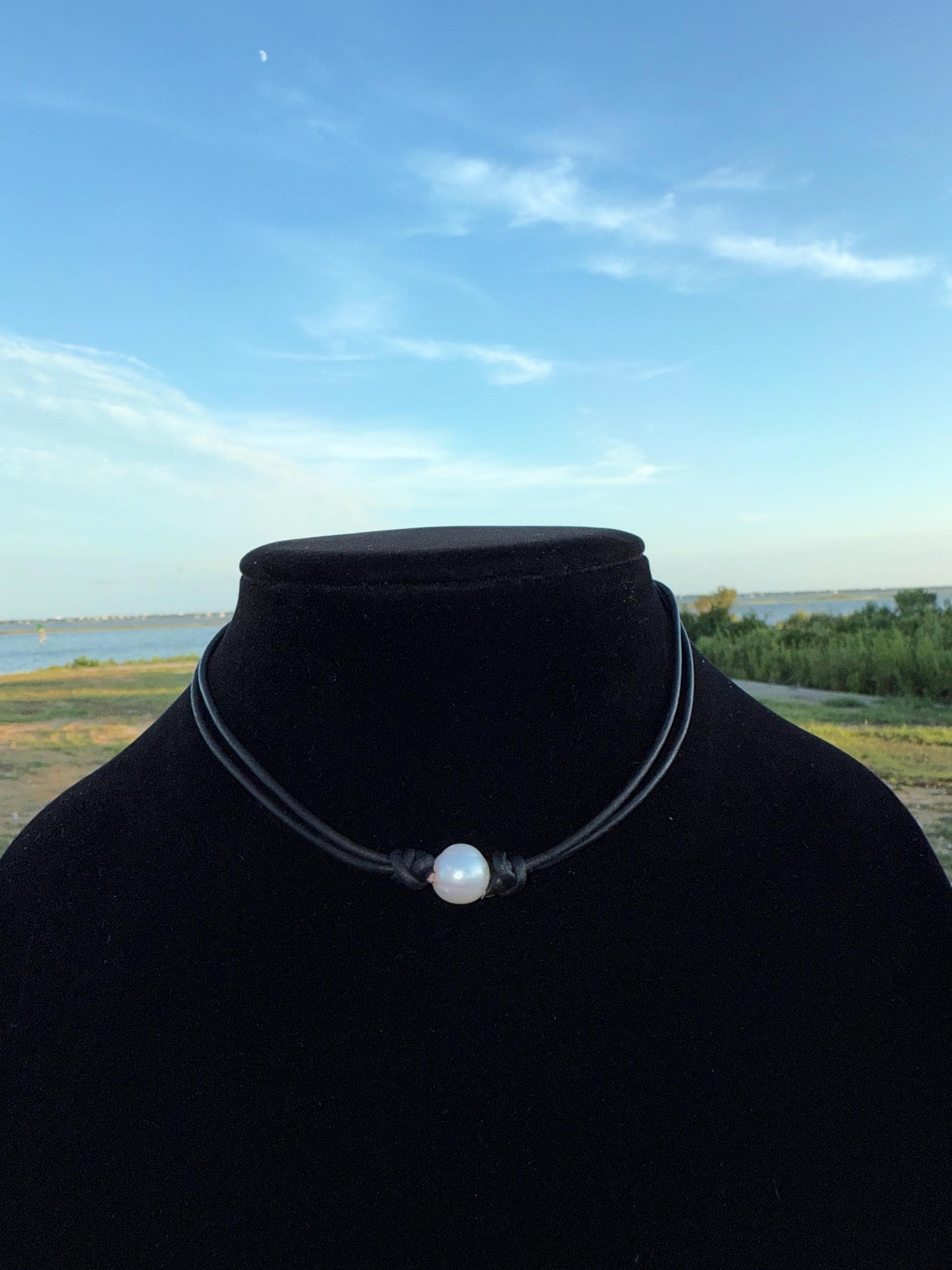 adjustable pearl and leather necklace
