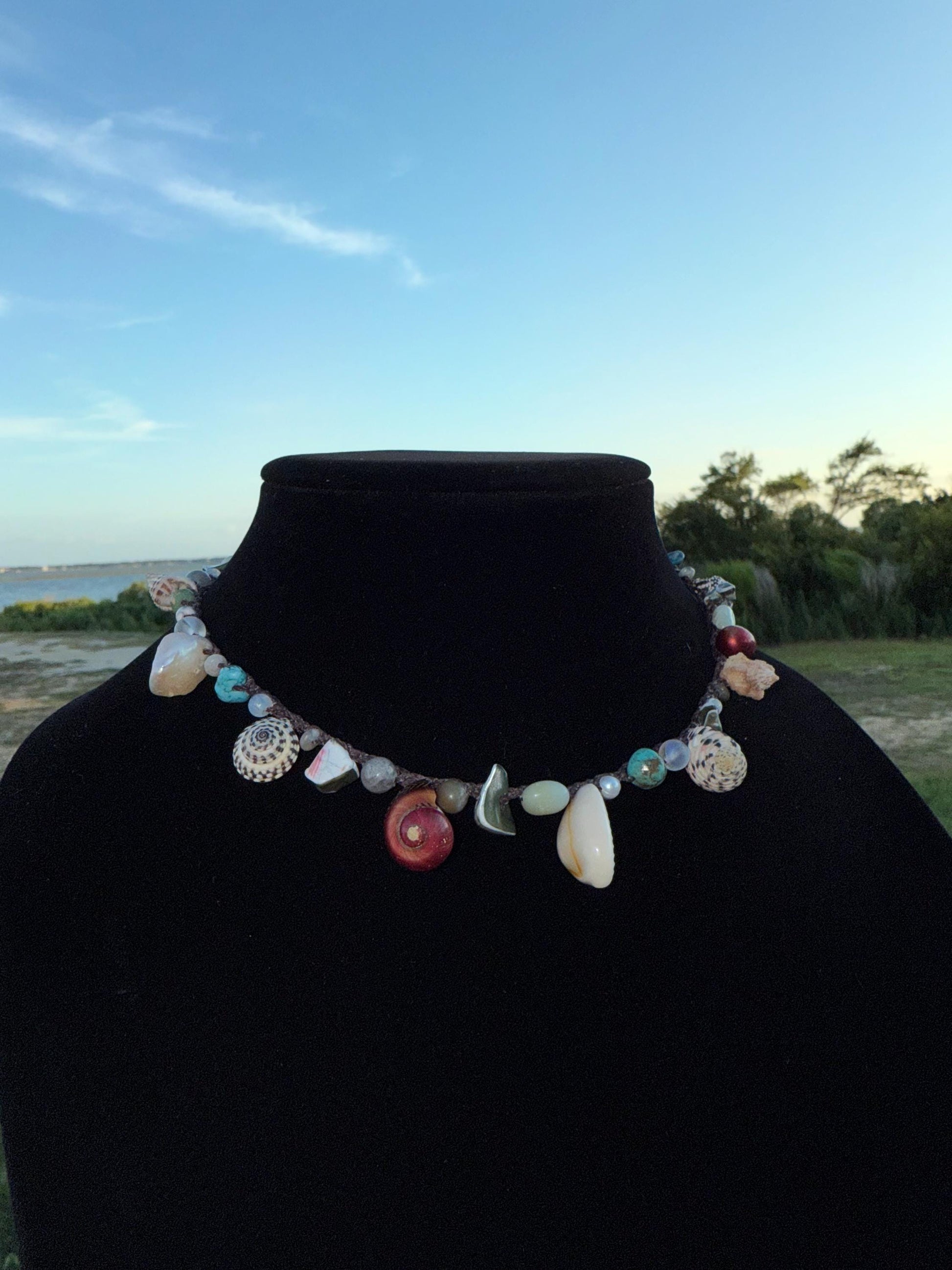 16” Chunky seashell choker necklace