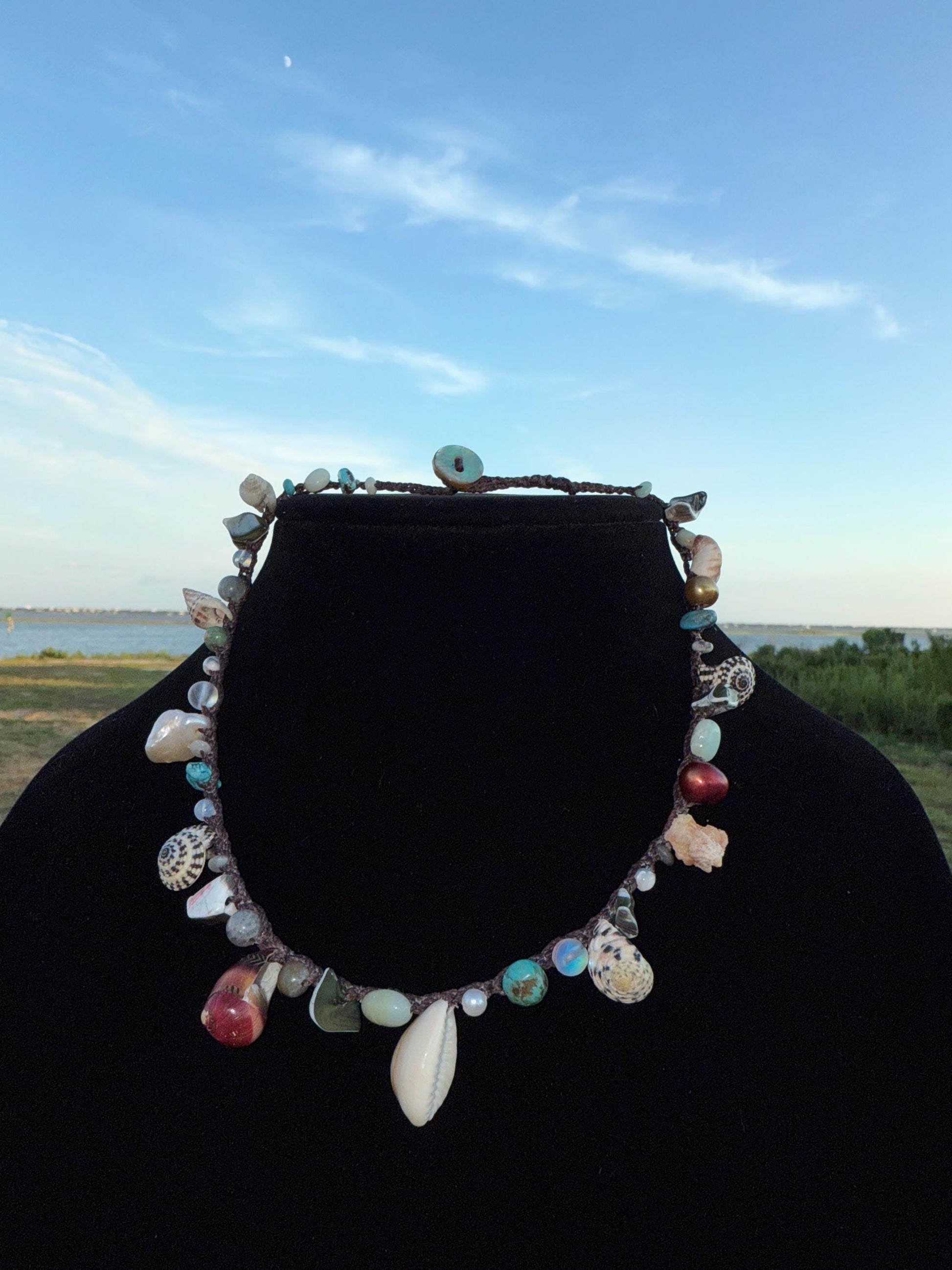 16” Chunky seashell choker necklace