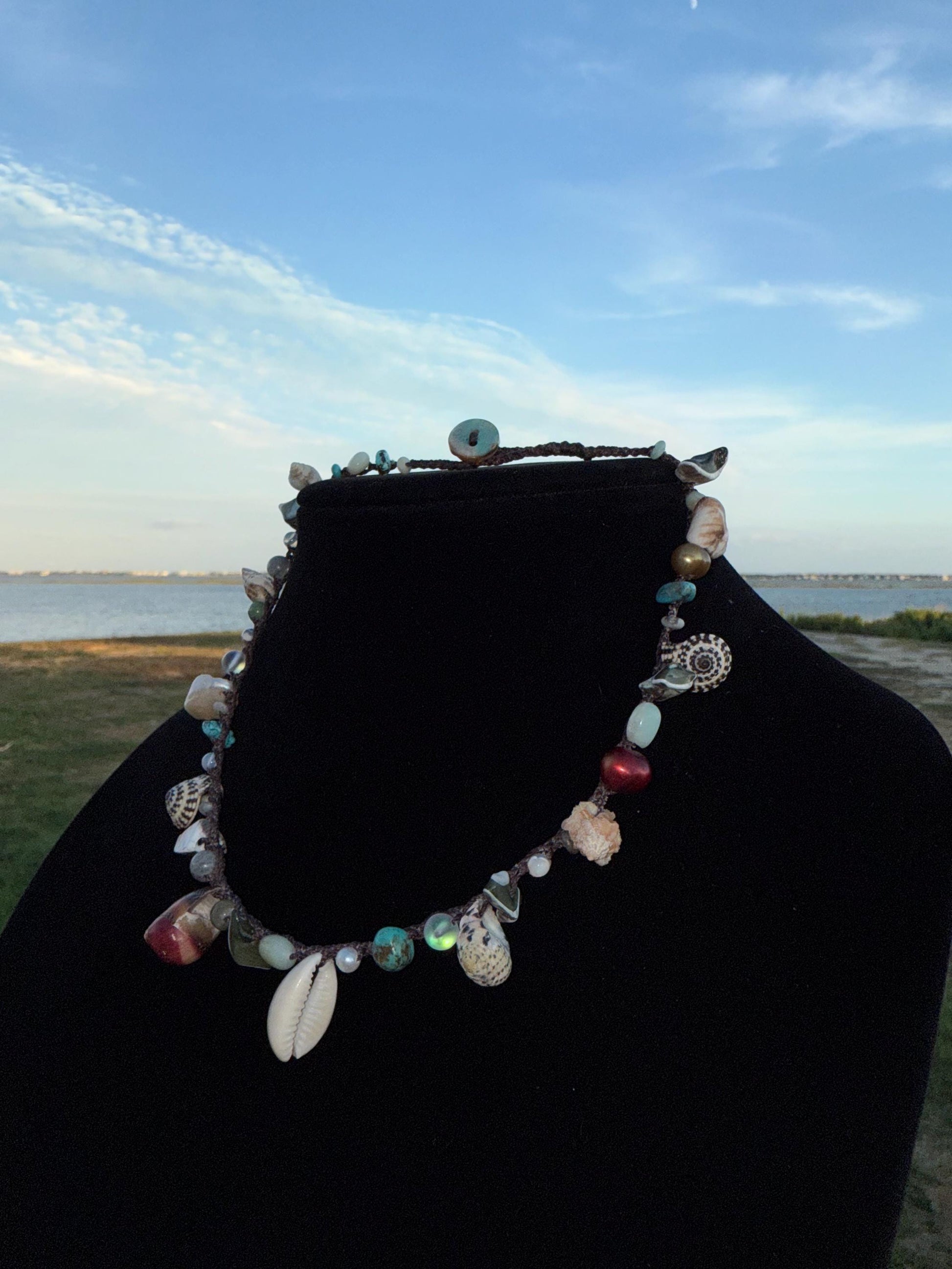 16” Chunky seashell choker necklace