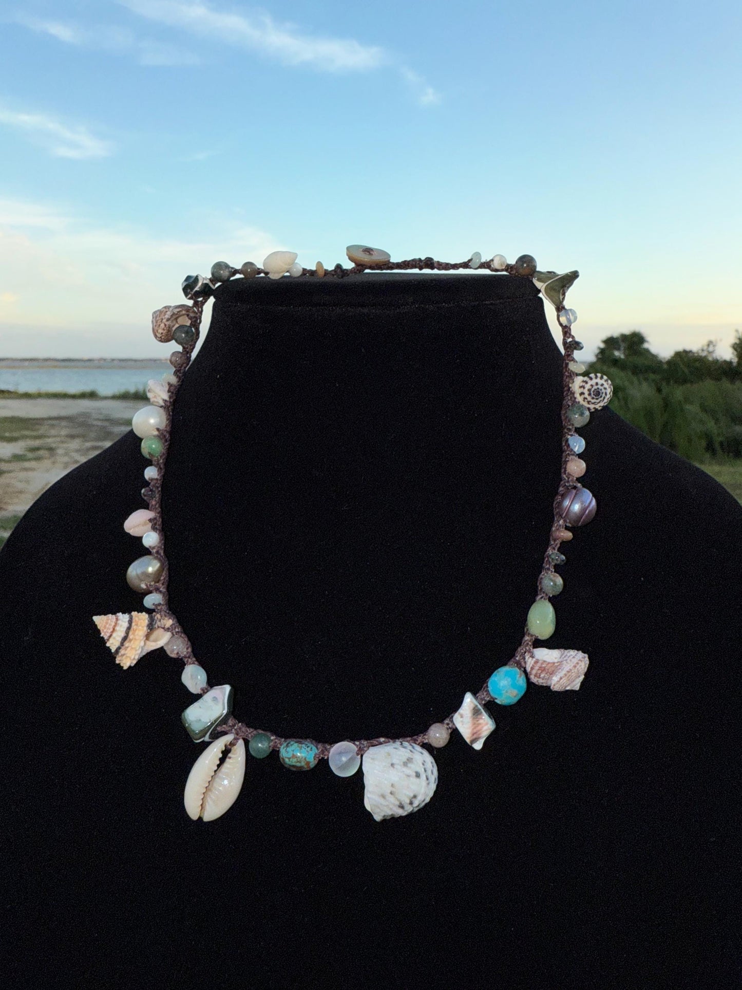 16” Chunky seashell choker necklace