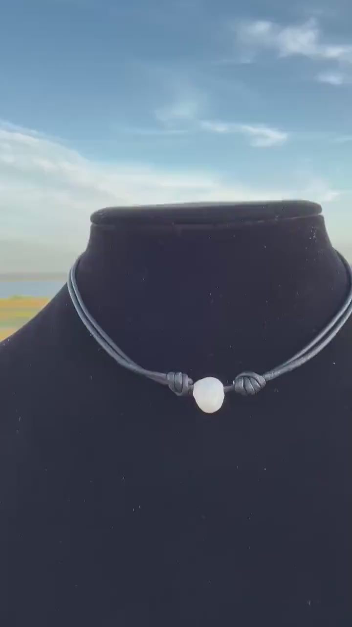 adjustable pearl and leather necklace