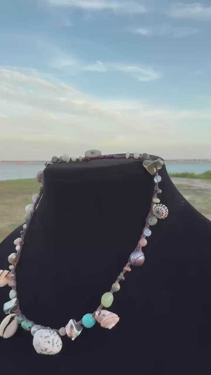 16” Chunky seashell choker necklace