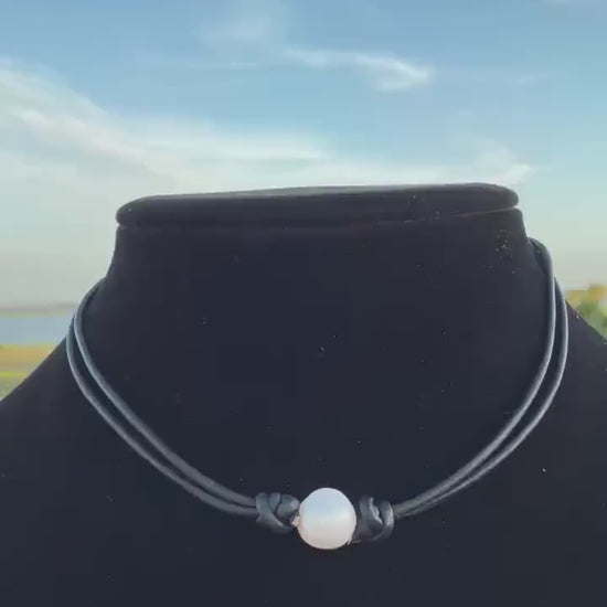adjustable pearl and leather necklace